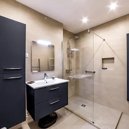 Allinlyon | Charme & Prestige 2 * Lione